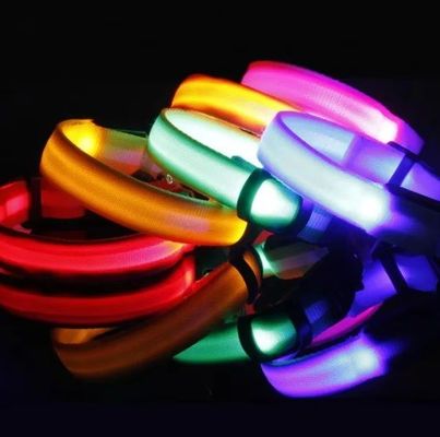 Colarinho de Nylon Refletor Personalizado com Ajuste Ajustável e Decoração de Pele
